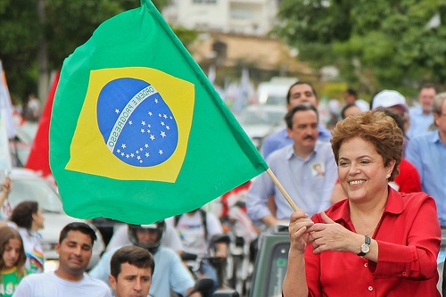 Dilma_Bandeira_Brasil02
